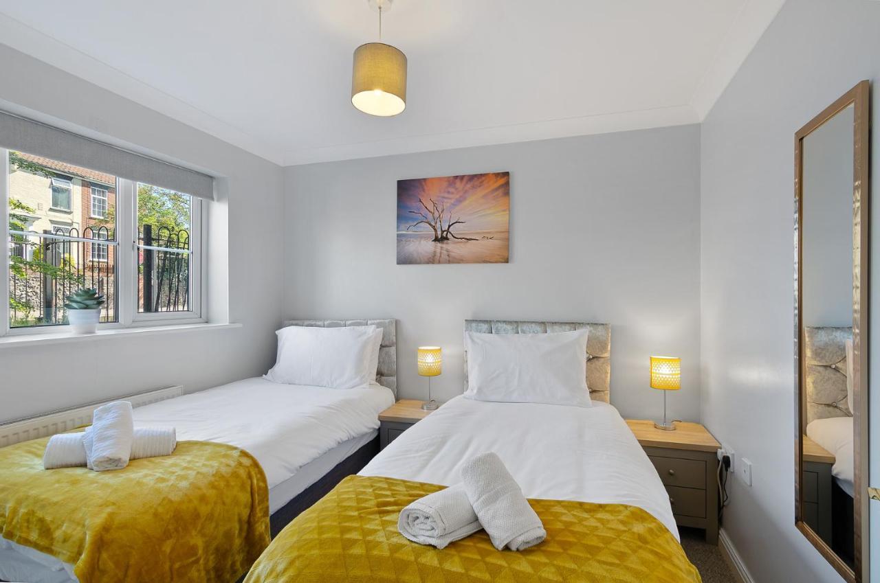 4Br Townhouse Wbalcony Free Parking Fast Wi-Fi Villa นอร์ริช ภายนอก รูปภาพ